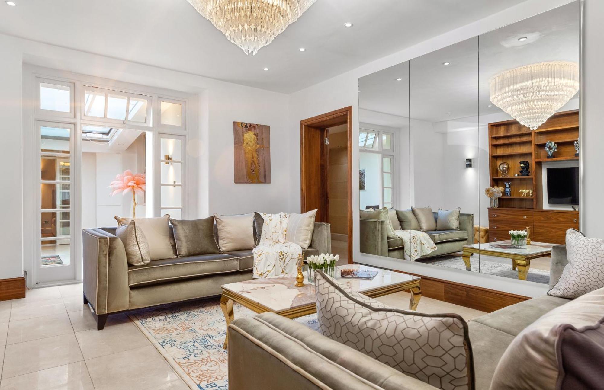 250 Sqm Mega Mansion Apartamento
